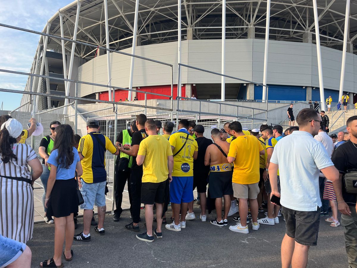 Fanii israelieni prezenți la FCSB - Maccabi Tel Aviv au primit o broșură șocantă din partea Jandarmeriei