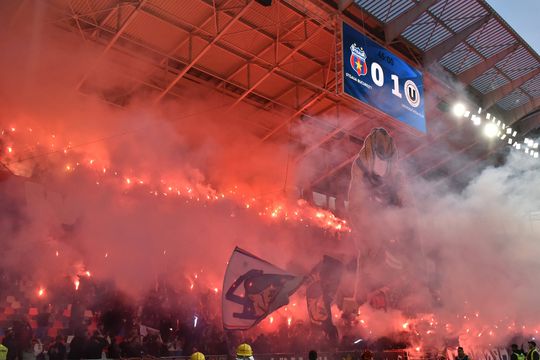 Răzvan Burleanu, președintele Federației Române de Fotbal (FRF), a anunțat două măsuri importante în legătură cu viitorul sezon din Liga 2. Deciziile le privesc pe CSA Steaua și Corvinul Hunedoara.