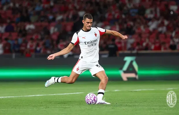 Ce debut! Internaționalul român a intrat în Arsenal - AC Milan și a marcat de la 11 metri