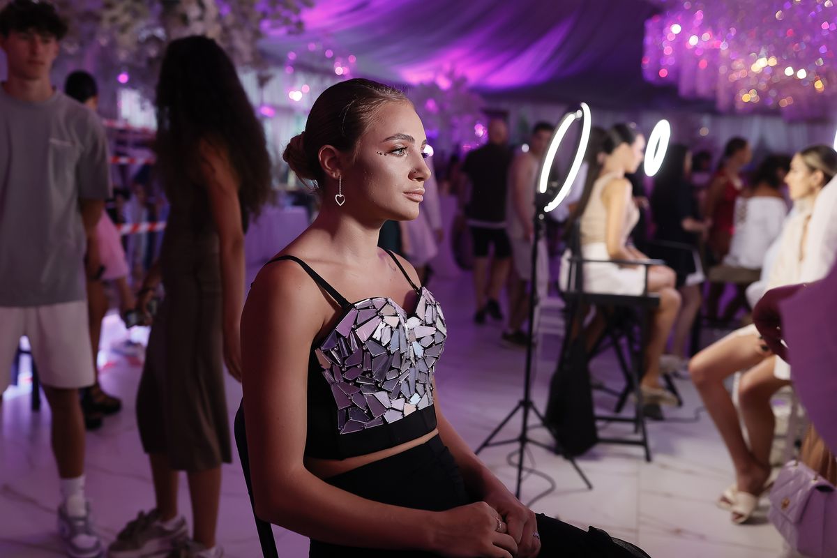 Simona Radiș Sabrina Voinea modele modă Bukarest Fashion Week