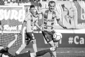 Fost jucător din Liga 1 a decedat pe stradă » Avea doar 36 de ani și urma să devină tată pentru a treia oară