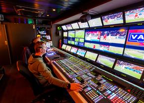Cine transmite la TV Basaksehir - Universitatea Craiova