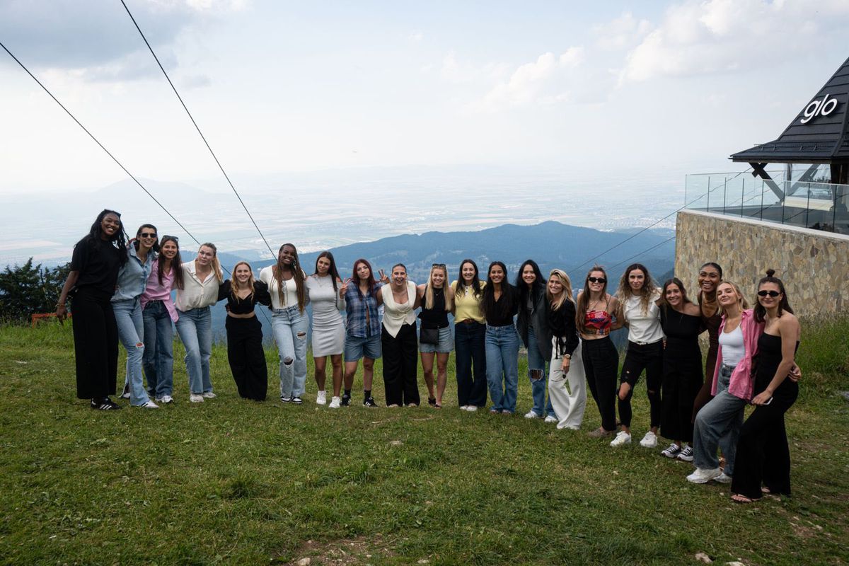 Handbalistele Rapidului, petrecere în vârf de munte: „Dacă o să priviți pozele, o să o vedeți și pe ea”