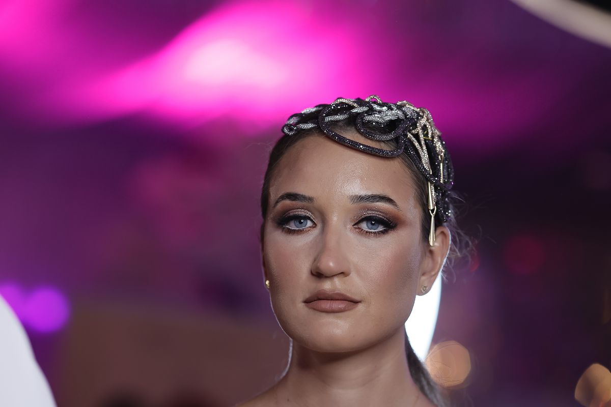 Simona Radiș Sabrina Voinea modele modă Bukarest Fashion Week