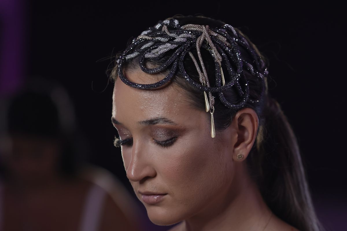 Simona Radiș Sabrina Voinea modele modă Bukarest Fashion Week