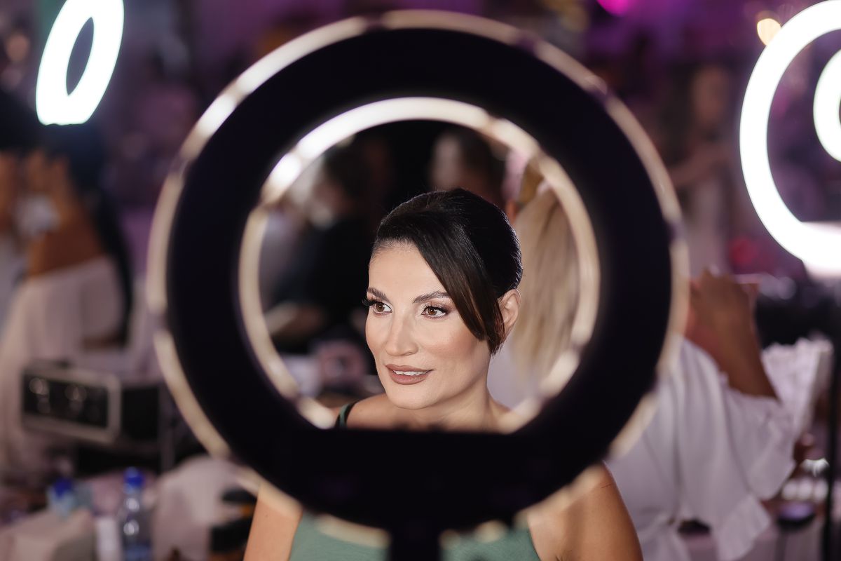 Simona Radiș Sabrina Voinea modele modă Bukarest Fashion Week