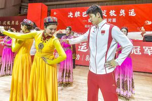 Pan Zhanle, „eroul” propagandei chineze! Rivalul lui David Popovici, plimbat pe un teritoriu anexat ca să dea mâna cu soldații