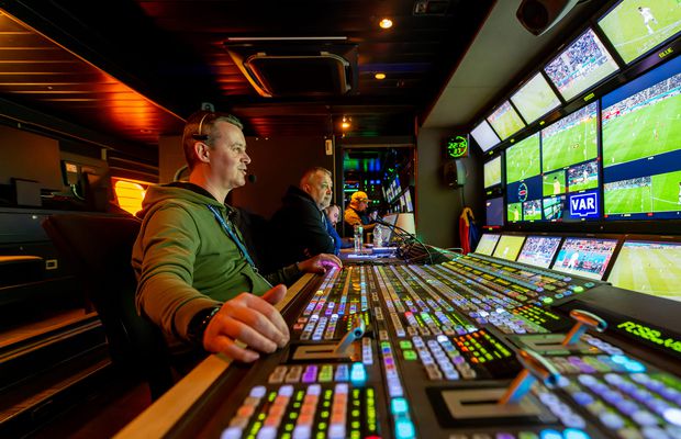 Cine transmite FCSB - Aberdeen, manșa retur din play-off-ul Europa League » Contract de 250.000 de euro