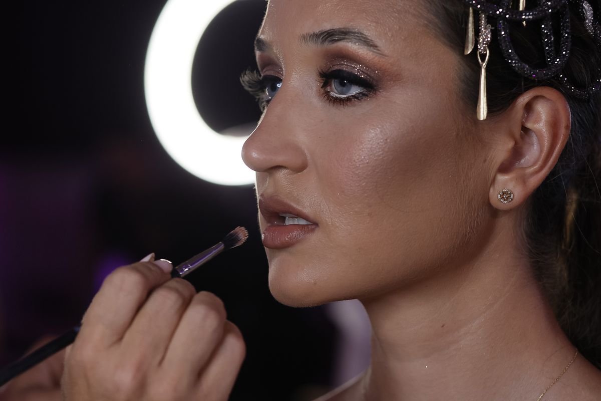 Simona Radiș Sabrina Voinea modele modă Bukarest Fashion Week