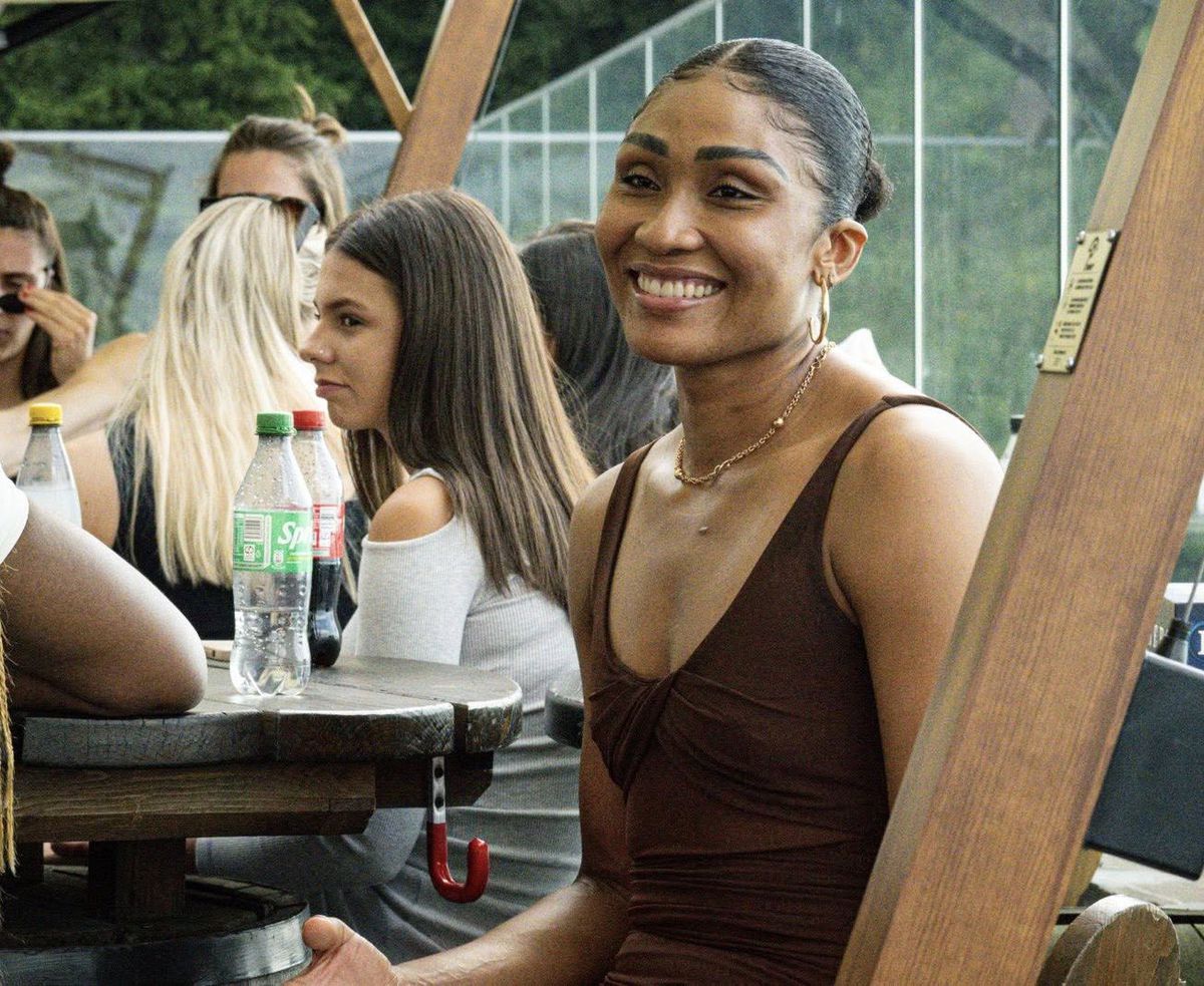 Handbalistele Rapidului, petrecere în vârf de munte: „Dacă o să priviți pozele, o să o vedeți și pe ea”