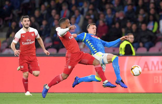 Roberto De Zerbi vrea să îl transfere pe Vlad Chiricheș de la Napoli » Prețul fixat de vicecampioana Italiei l-a speriat!