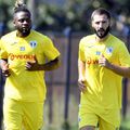 Ben Levy (dreapta), alături de Amidu Salifu // foto: fcpetrolul.ro