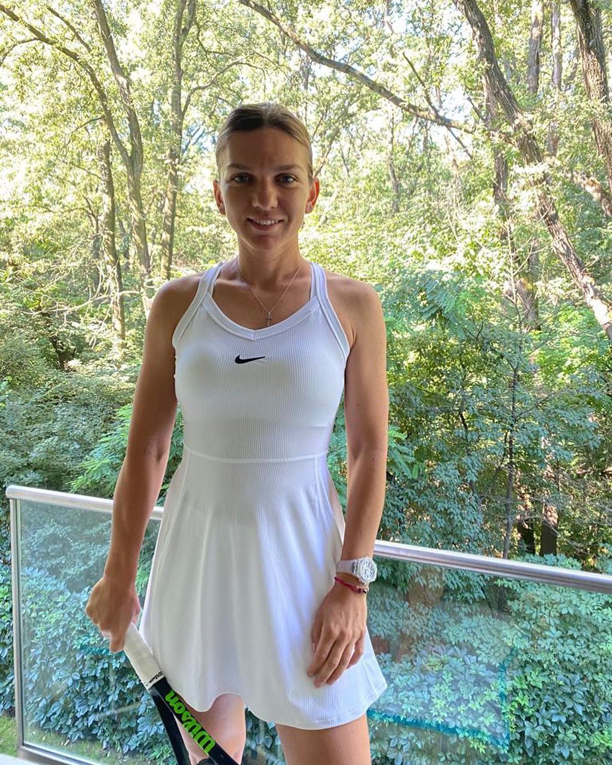 VIDEO Simona Halep, cu Bentley-ul de 300.000 de euro prin București! Ce a postat tenismena de la întâlnirea cu iubitul