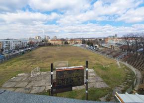Valea arămie a pompierilor » Stadionul Electroputere, într-o stare deplorabilă: rugină, pământ și buruieni pe arena unde au fost crescuți jucători de seamă
