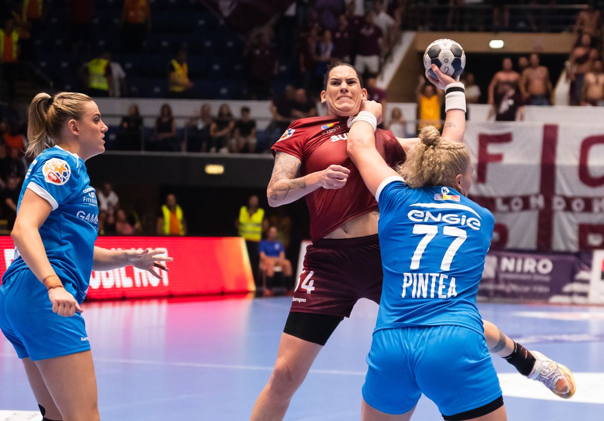 Concluziile lui Carlos Viver, după eșecul din Supercupă: „Nu am fost inferiori, îmi rămâne de făcut un singur lucru! + Ce spun „tigroaicele”