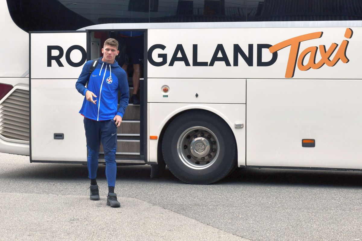 Delegația FCSB a ajuns în Norvegia! Imagini surprinse de GSP la sosirea roș-albaștrilor + personajul-surpriză care i-a însoțit pe români