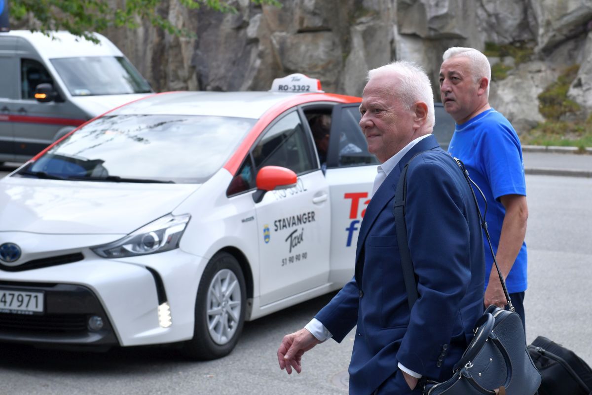 Delegația FCSB a ajuns în Norvegia! Imagini surprinse de GSP la sosirea roș-albaștrilor + personajul-surpriză care i-a însoțit pe români