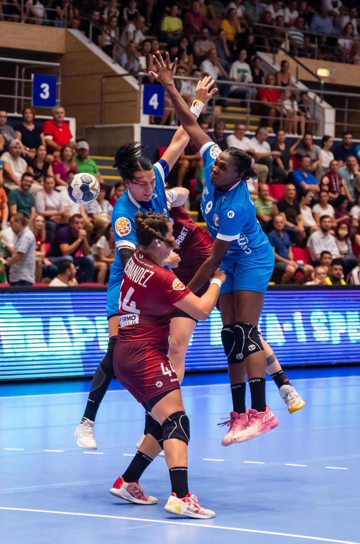 Concluziile lui Carlos Viver, după eșecul din Supercupă: „Nu am fost inferiori, îmi rămâne de făcut un singur lucru! + Ce spun „tigroaicele”