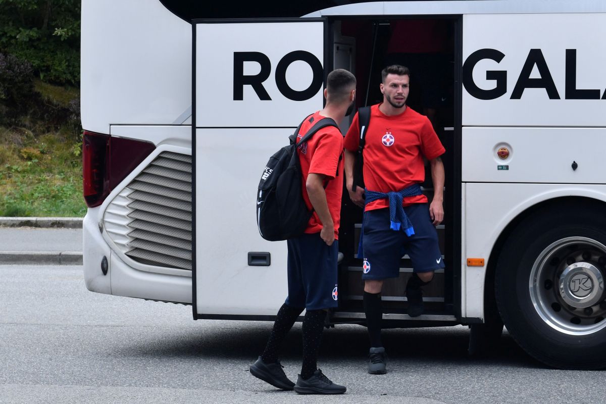 Viking - FCSB (sosirea roș-albaștrilor la Stavanger)