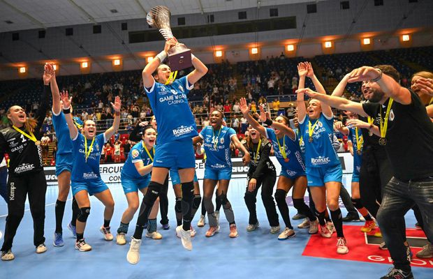 CSM București a învins-o pe Rapid în Supercupa României, după un meci extrem de spectaculos