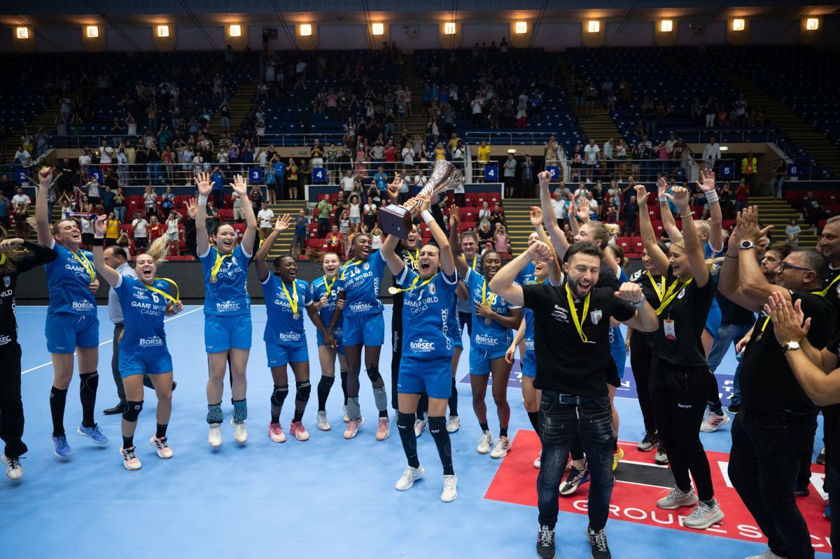 CSM București a învins-o pe Rapid în Supercupa României, după un meci extrem de spectaculos