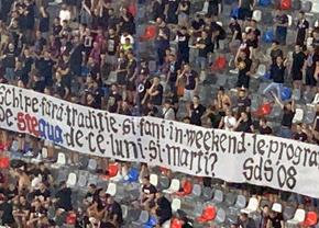 Nu s-au abținut! Fanii Stelei, derapaje xenofobe la adresa Ungariei, în meciul cu Csikszereda: ce s-a putut auzi pe stadion + Partida a fost întreruptă 2 minute!