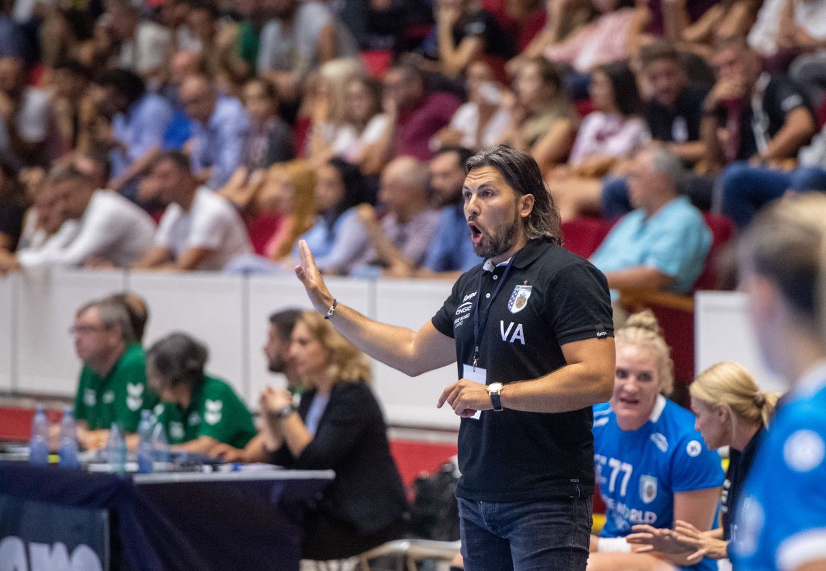 Concluziile lui Carlos Viver, după eșecul din Supercupă: „Nu am fost inferiori, îmi rămâne de făcut un singur lucru! + Ce spun „tigroaicele”