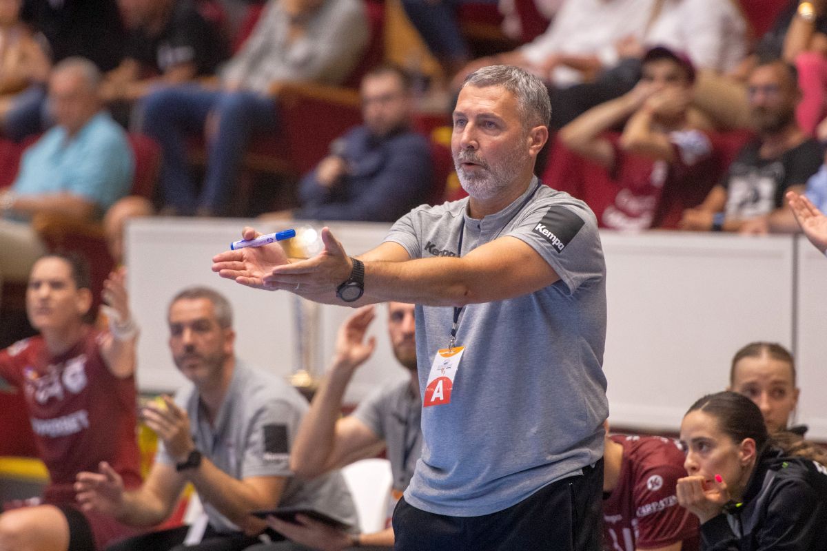 Concluziile lui Carlos Viver, după eșecul din Supercupă: „Nu am fost inferiori, îmi rămâne de făcut un singur lucru! + Ce spun „tigroaicele”