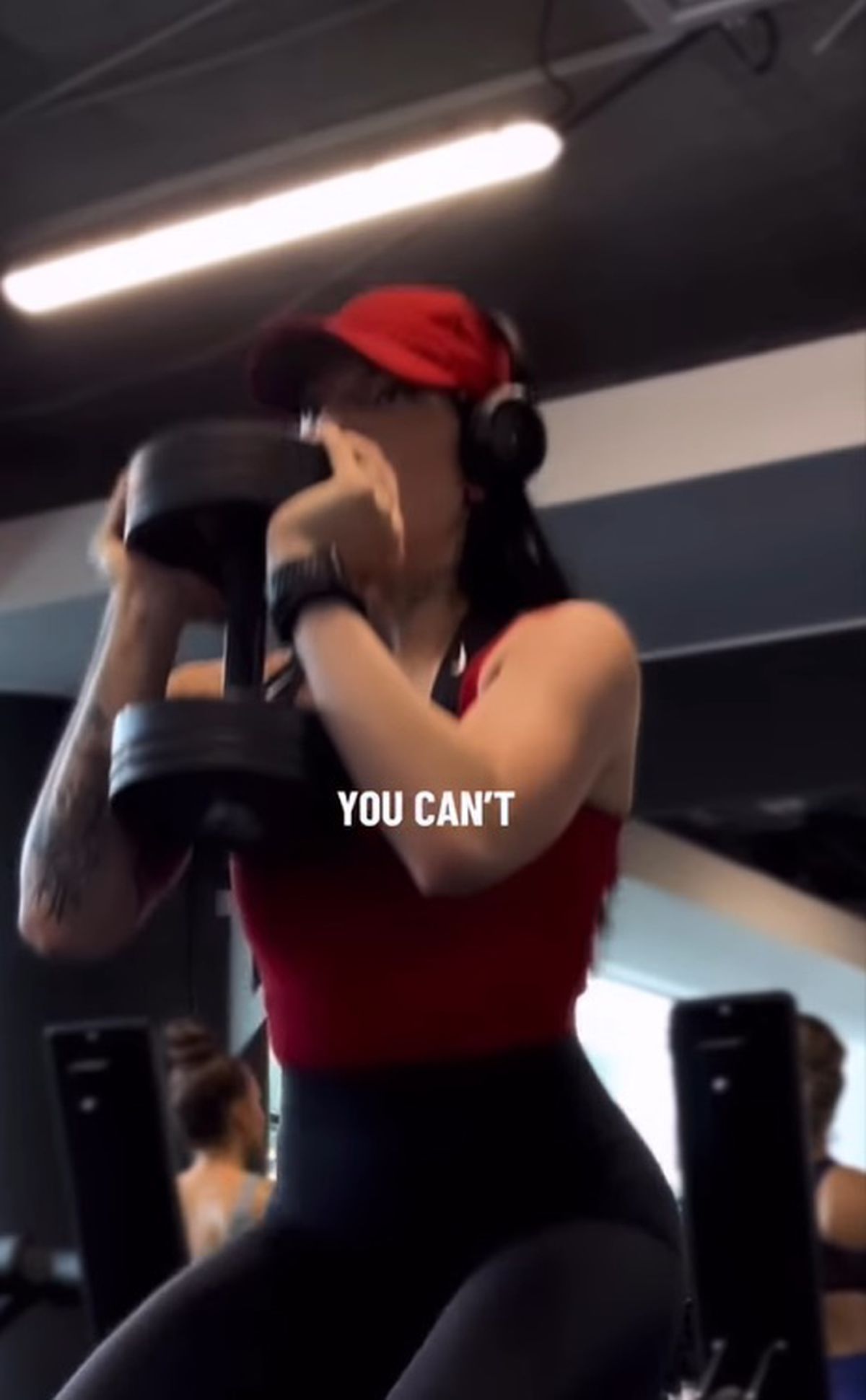 A renunțat la părul „de foc” și la machiajele stridente! Cum s-a transformat Alexandra, fiica lui Cătălin Zmărăndescu