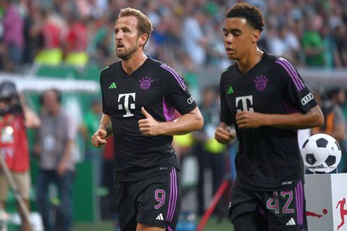 Jamal Musiala, dreapta, e nevoit să ia o pauză la Bayern // Foto: Imago