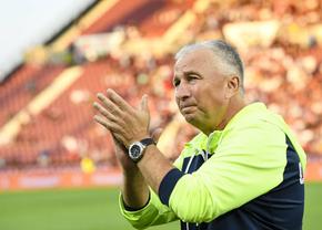 Transfer oficial la CFR Cluj! Dan Petrescu l-a „furat” pe titularul Corvinului dorit de granzii Superligii