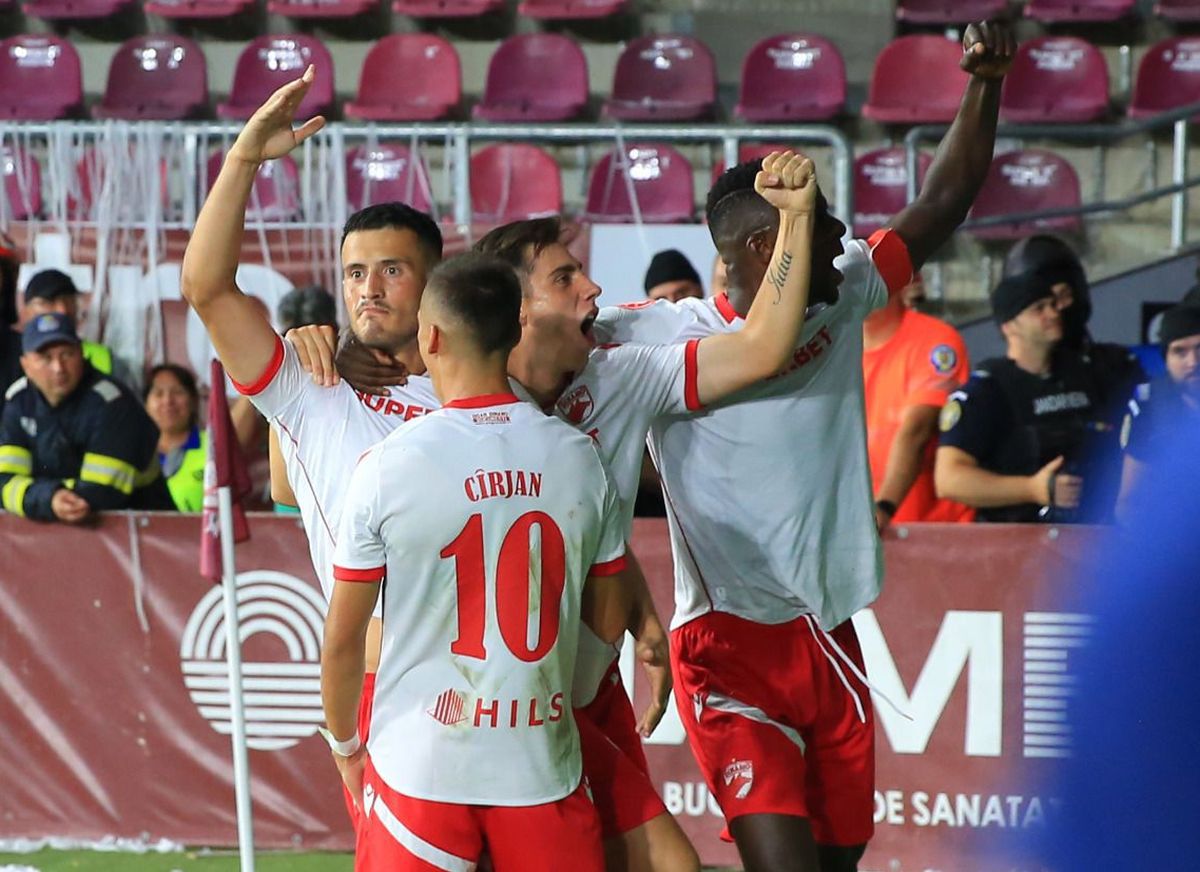 Povestea emoționantă a unui jucător de la Dinamo » S-a apucat de fotbal abia la 20 de ani! „Am lucrat în multe fabrici, inclusiv una de prăjituri, am lucrat în școli. Orice, pentru a avea bani”