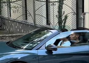 A primit cadou o mașină electrică de la Ion Țiriac, dar David Popovici conduce o „bestie” de 200.000 euro prin București