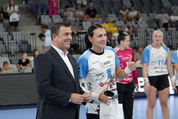 Cristina Neagu a fost desemnată jucătoarea turneului Foto: Facebook FR Handbal