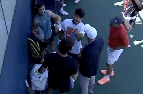 Carlos Alcaraz, iritat la un antrenament la US Open