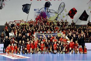 Demonstrație de forță în Gloria Bistrița - Corona Brașov, semifinala Supercupei României la handbal feminin! Prestație perfectă a căpitanului naționalei