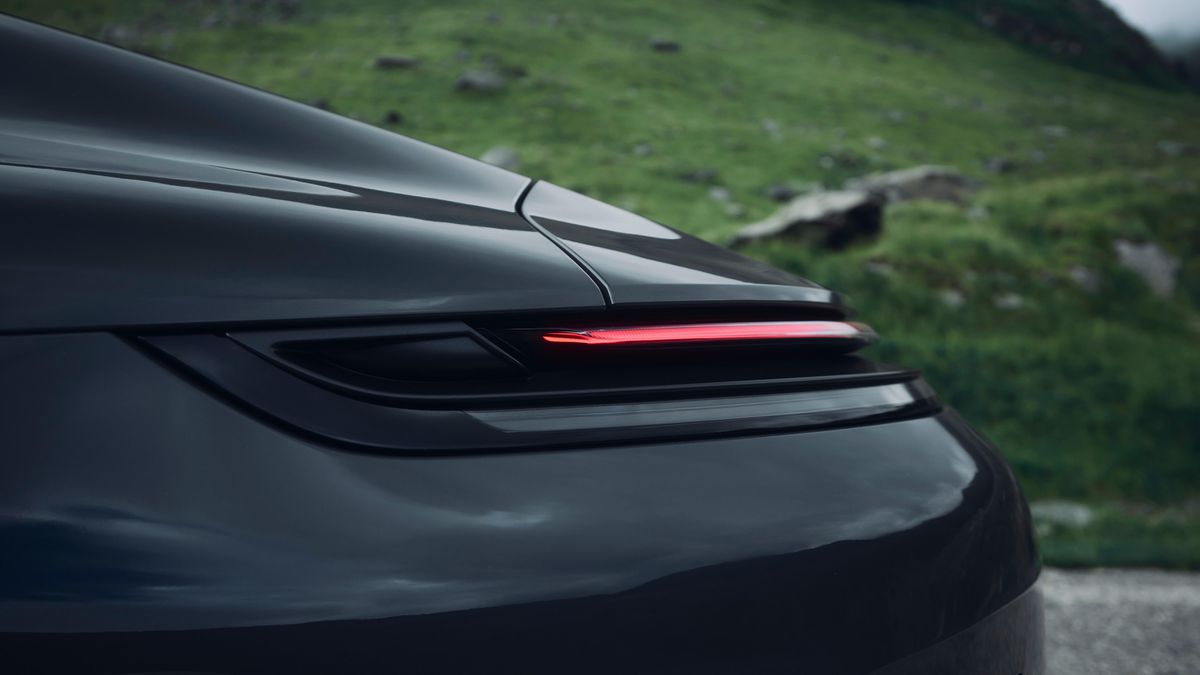 David Popovici și-a condus bolidul de lux la evenimentul organizat de Porsche în România: „Tribute to Transfăgărașan”