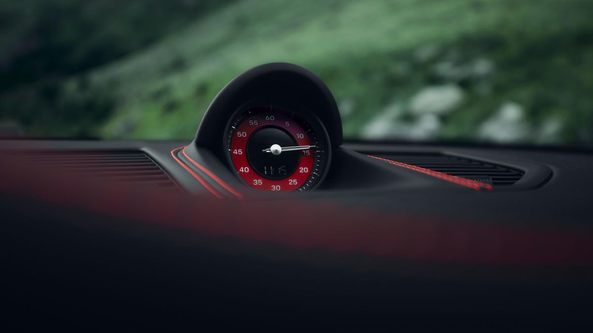 David Popovici și-a condus bolidul de lux la evenimentul organizat de Porsche în România: „Tribute to Transfăgărașan”