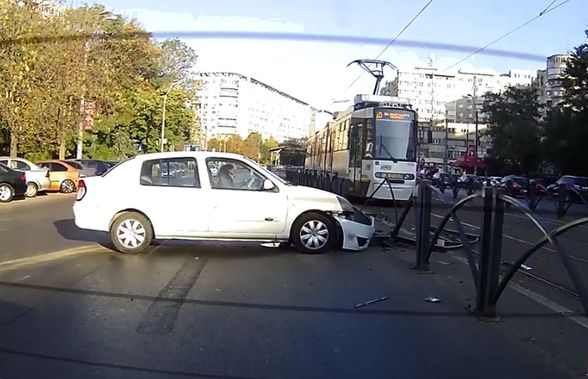 VIDEO Accident violent petrecut în București! O șoferiță începătoare a pierdut controlul mașinii din cauza telefonului