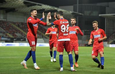 FCSB a trimis către UEFA lista de jucători cu care atacă intrarea în playoff-ul Europa League! 5 portari și doar 9 fotbaliști de câmp valizi!