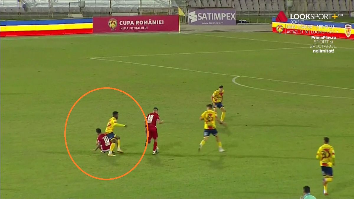 FOTO Ripensia - Dinamo, accidentare Cosmin Matei 23.09.2021