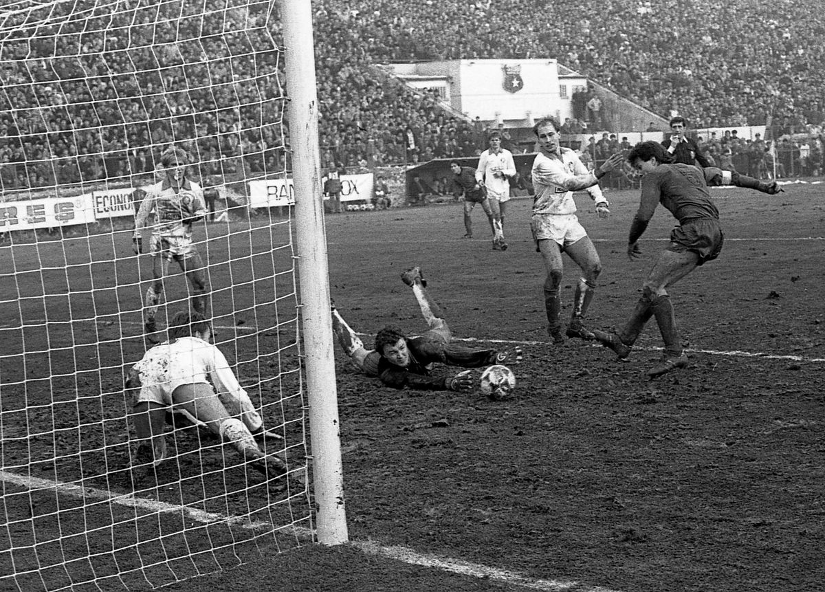 Gazeta a stat de vorbă la Helsinki cu doi dintre eroii lui Kuusysi Lahti care au jucat contra Stelei în 1986. Care e marea lor durere: „De ce n-o fi degajat nimeni mingea aia?!”