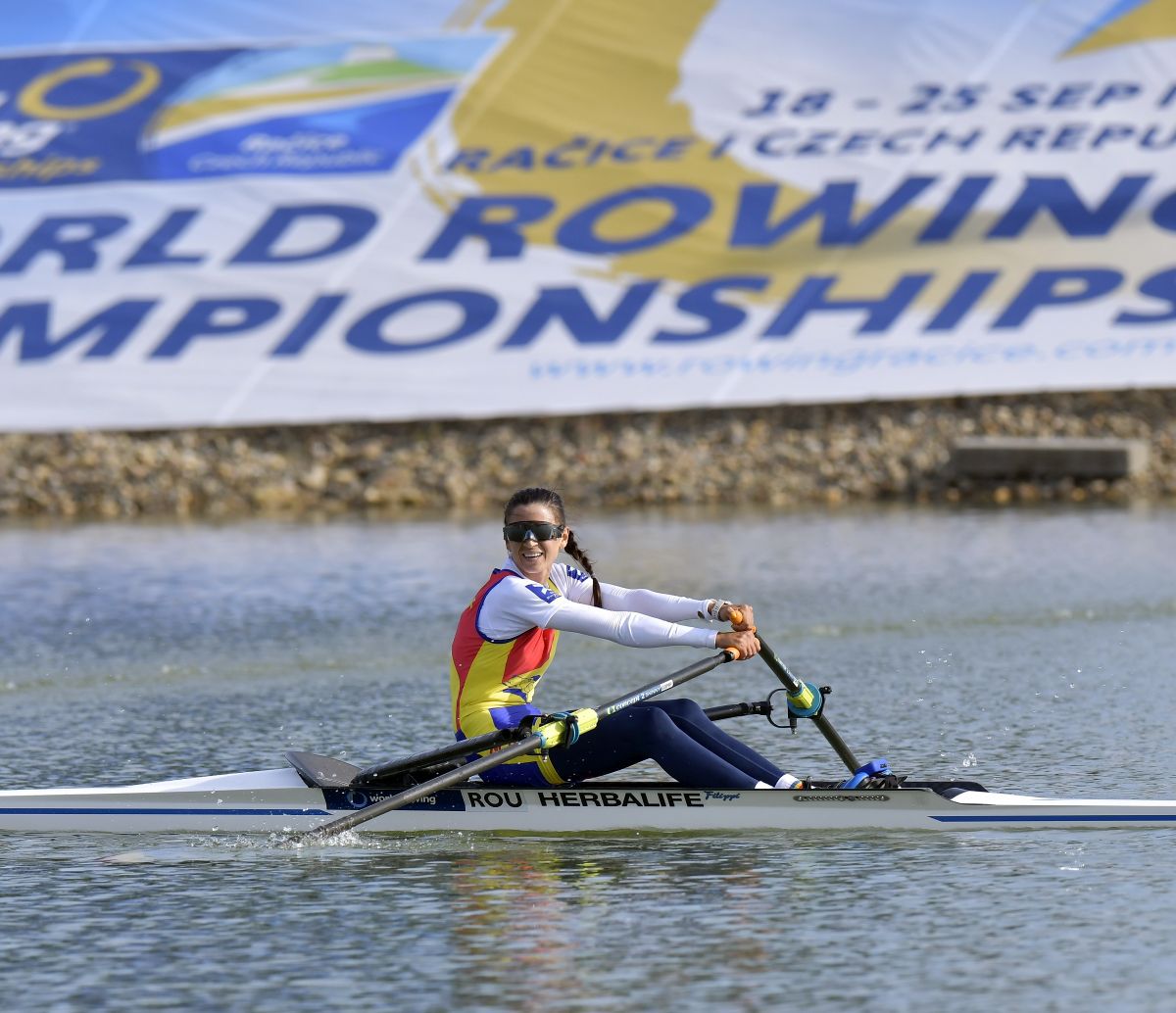 AUR pentru România la Mondialele de la Racice! Ionela Cozmiuc, cursă tactică perfectă și primul titlu mondial pentru delegația noastră