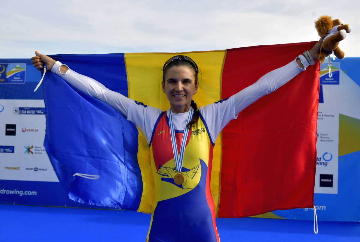 AUR pentru România la Mondialele de la Racice! Ionela Cozmiuc, cursă tactică perfectă și primul titlu mondial pentru delegația noastră