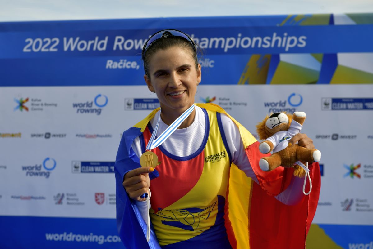 AUR pentru România la Mondialele de la Racice! Ionela Cozmiuc, cursă tactică perfectă și primul titlu mondial pentru delegația noastră