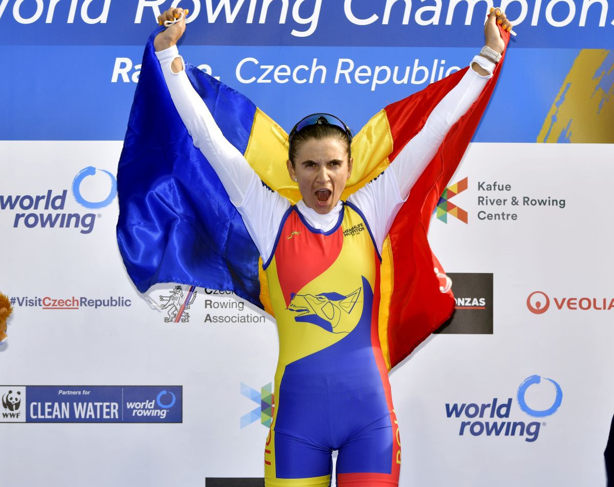 AUR pentru România la Mondialele de la Racice! Ionela Cozmiuc, cursă tactică perfectă și primul titlu mondial pentru delegația noastră