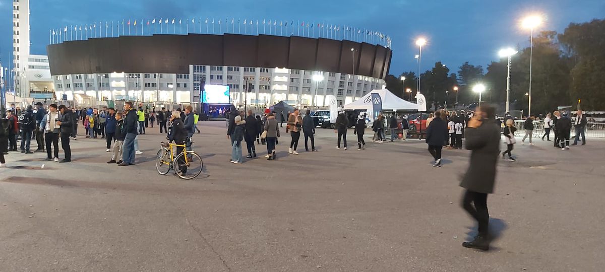 Finlanda - România » Primele imagini de la stadion cu fanii români
