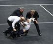 Un activist și-a dat foc pe teren, în prima zi de la Laver Cup / foto: Imago
