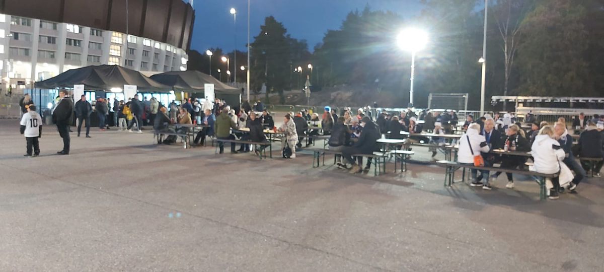 Finlanda - România » Primele imagini de la stadion cu fanii români