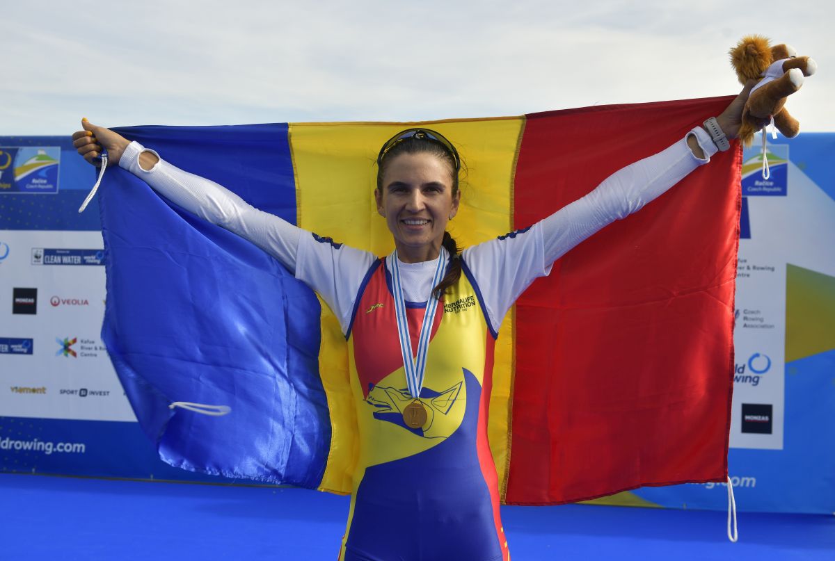AUR pentru România la Mondialele de la Racice! Ionela Cozmiuc, cursă tactică perfectă și primul titlu mondial pentru delegația noastră